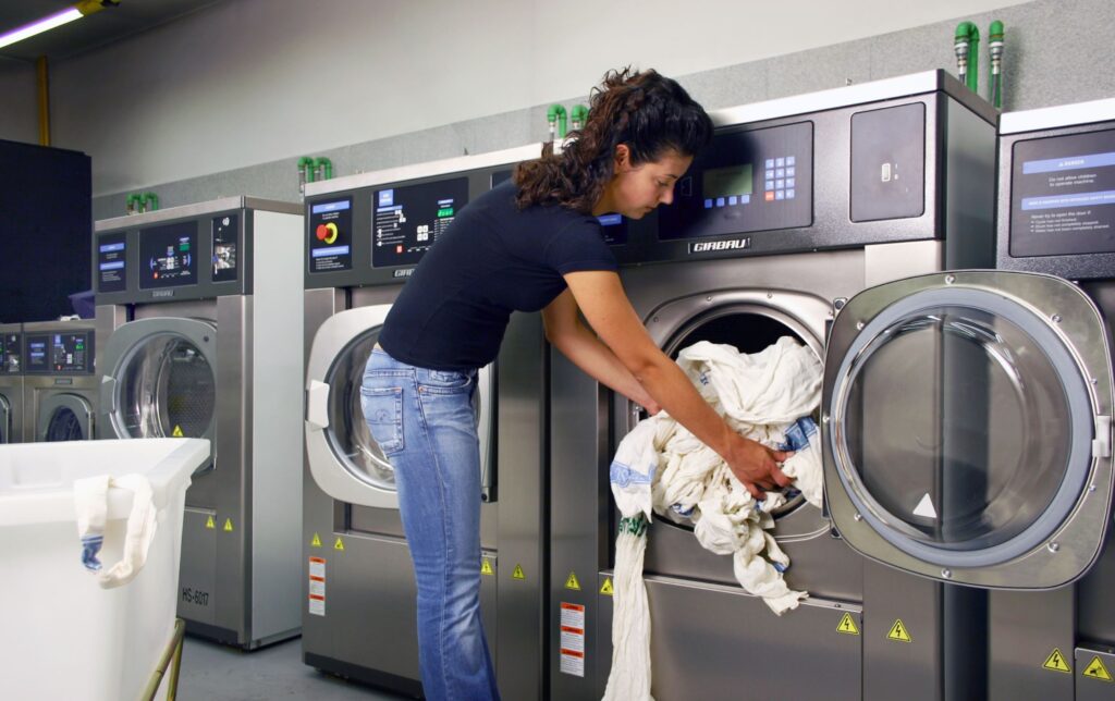 commercial laundry cleaning